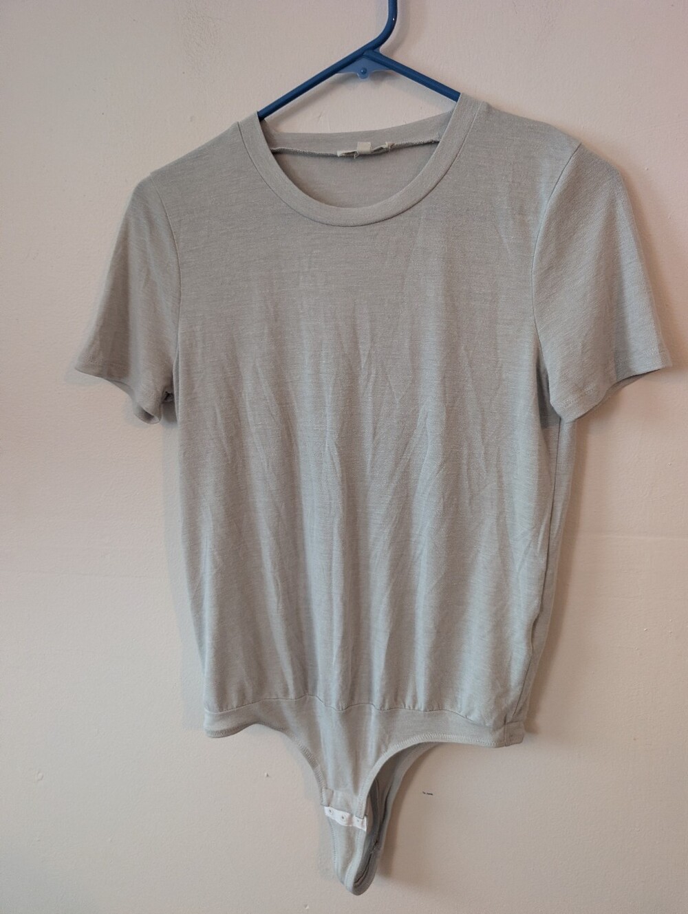 Madewell Light Gray Short Sleeve Round Neck Bodysuit Snap Closure Size S